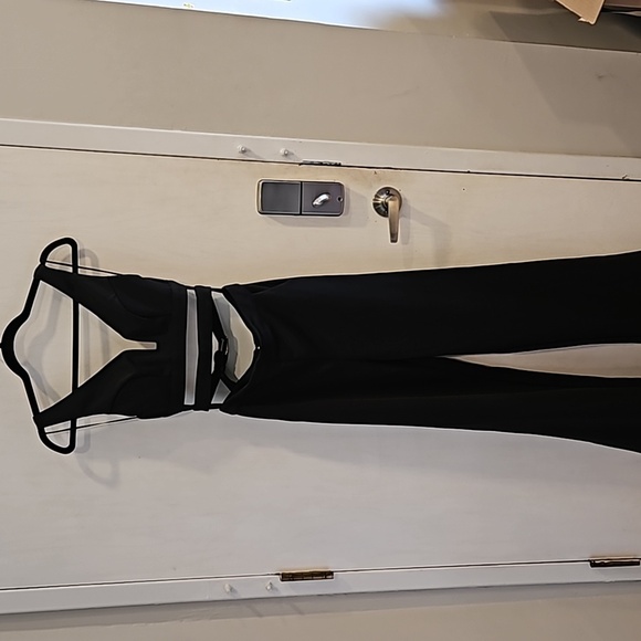 Fashion Nova Black Letting You Know Cut Out Jumpsuit S NWT - Picture 3 of 9
